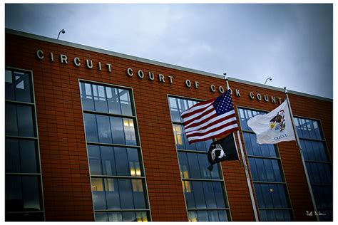 Circuit court of cook county - County Division. County Division. 50 West Washington Street. Richard J. Daley Center. Office of the Presiding Judge - Suite 1701. Chicago, Illinois 60602. (312) 603-6194. (312) 603-6673 TTY.
